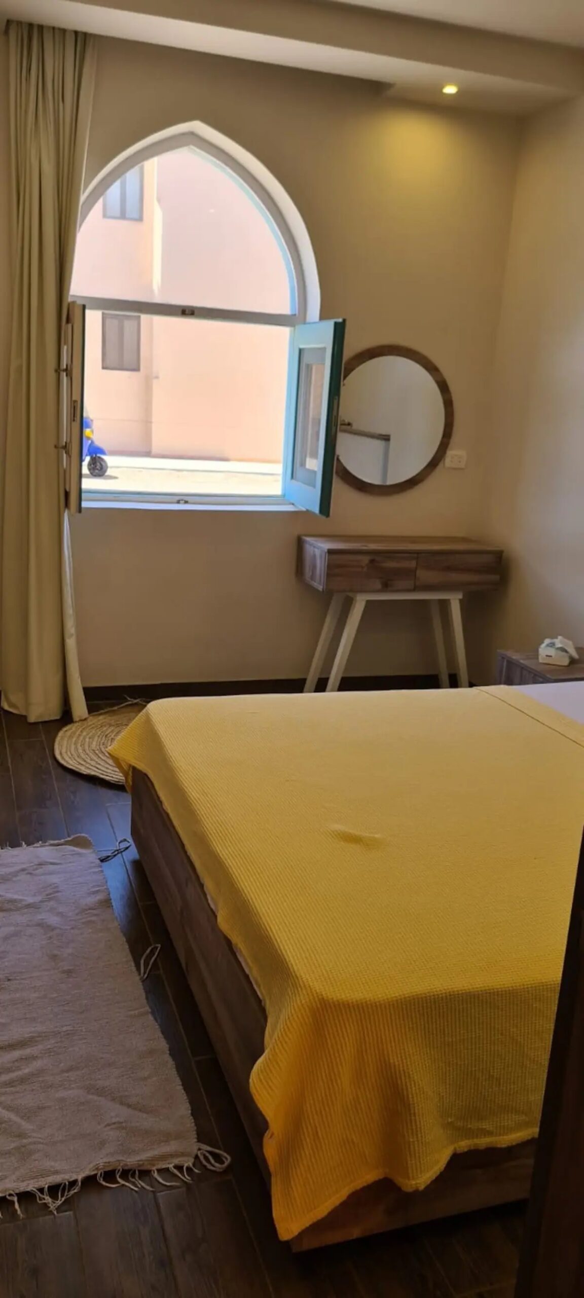 el-gouna 1bedroom flat to rent bed window