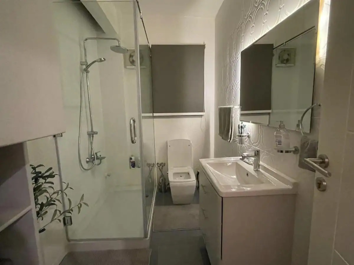 Zamalek 3bed flat cairo furnished property bathroom 2